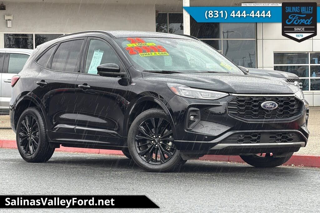 2024 FORD Escape