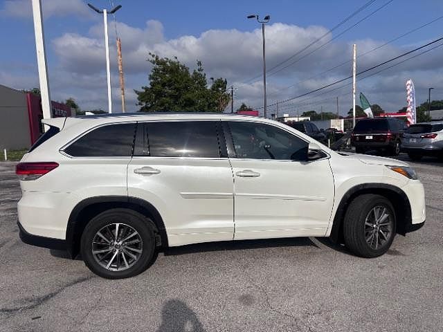 2018 TOYOTA Highlander