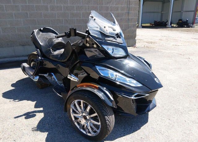 2015 SPYDER RT