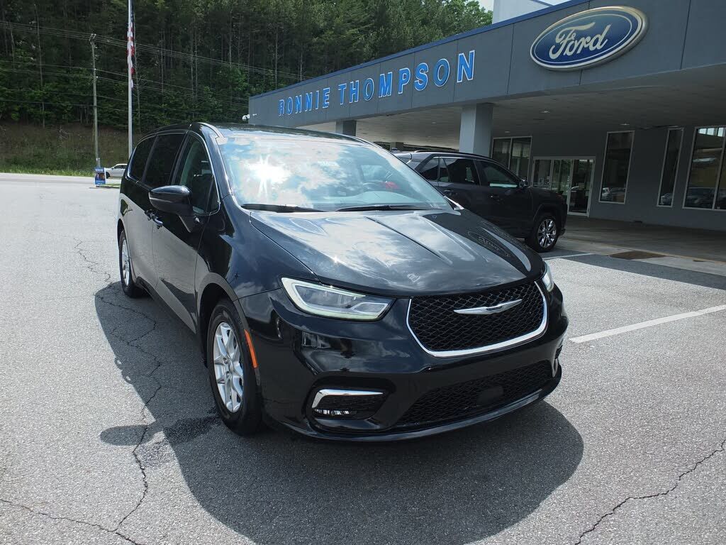 2023 CHRYSLER Pacifica