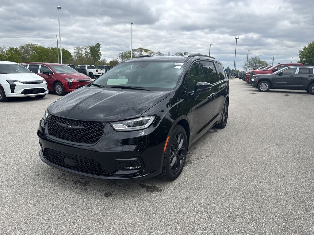 2026 CHRYSLER Pacifica