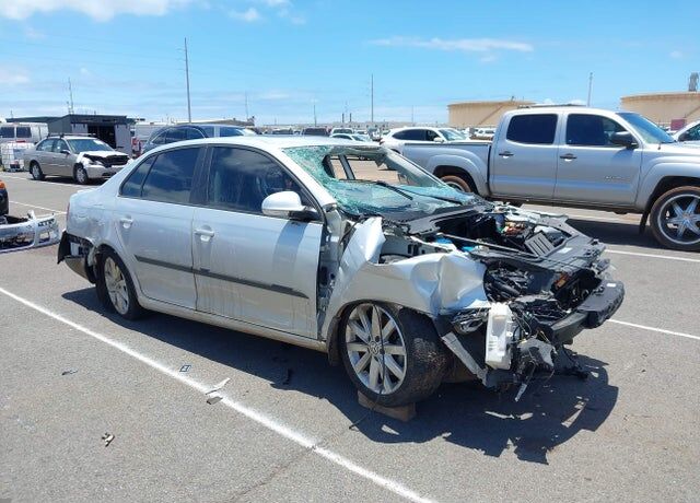 2010 VOLKSWAGEN Jetta