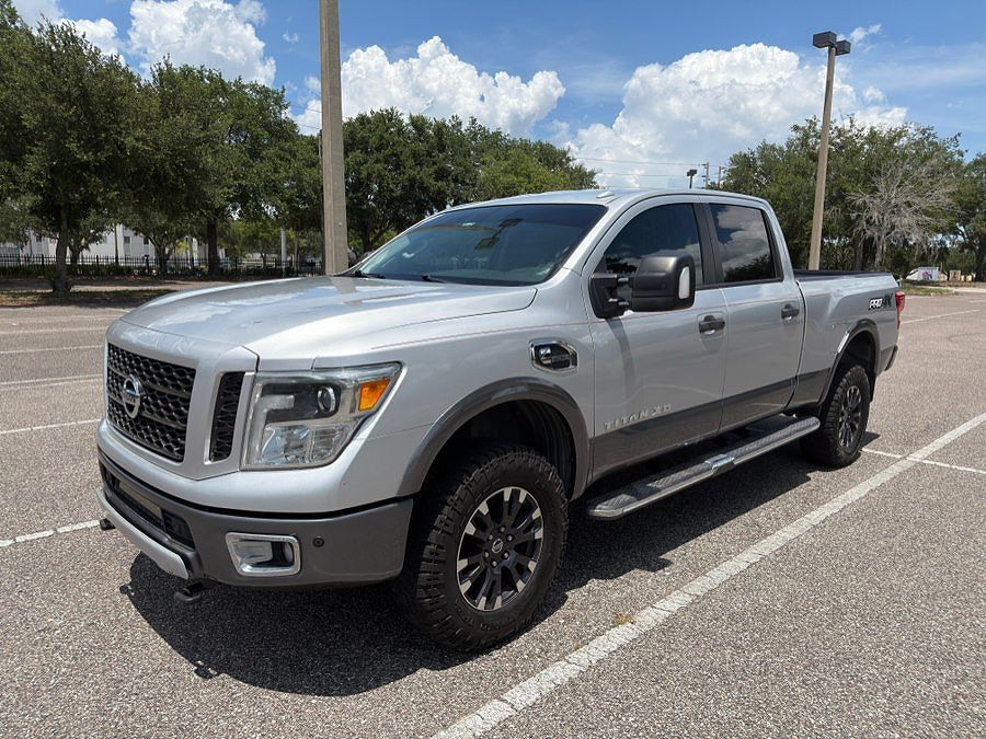 2016 NISSAN Titan