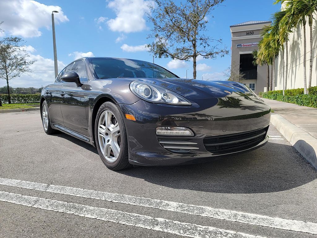 2011 PORSCHE Panamera