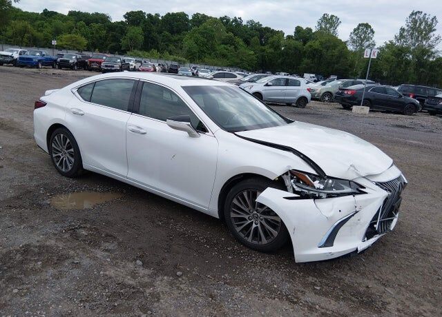 2021 LEXUS ES