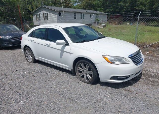 2013 CHRYSLER 200