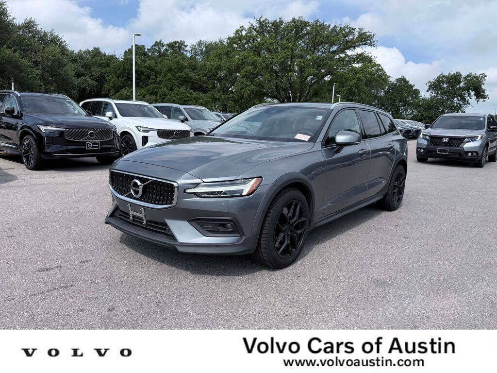 2021 VOLVO V60CC