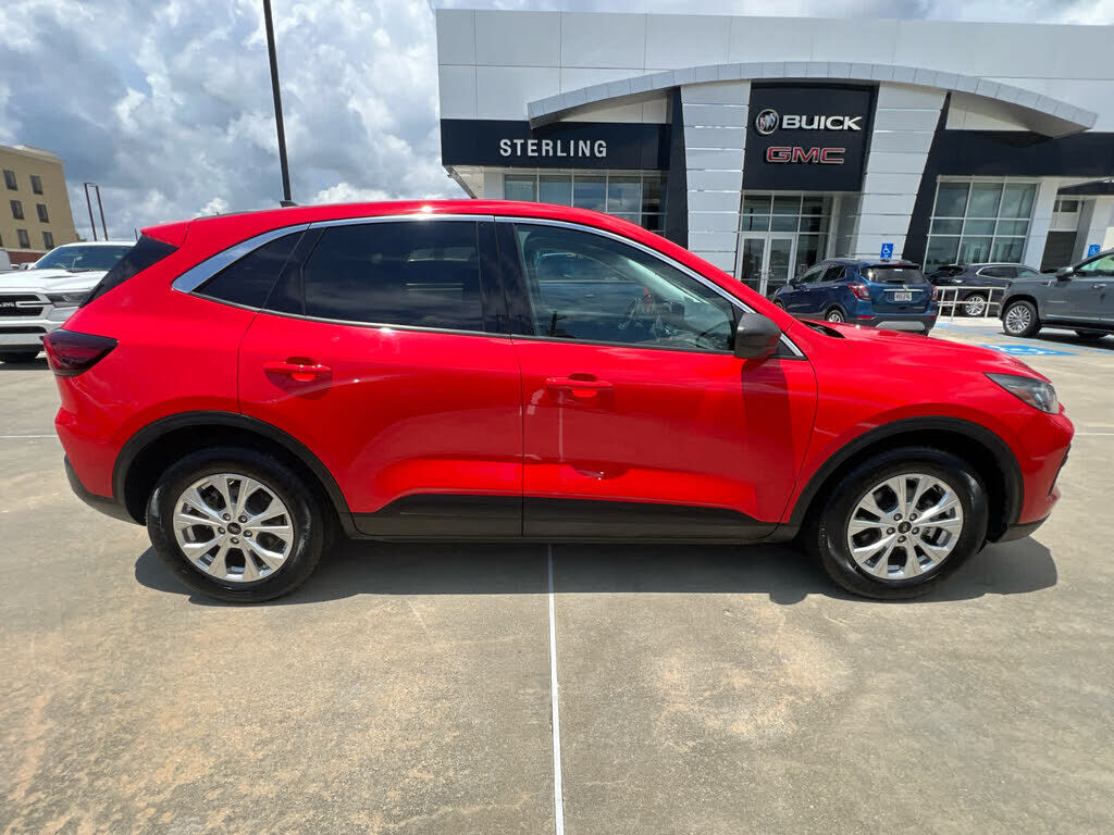 2024 FORD Escape