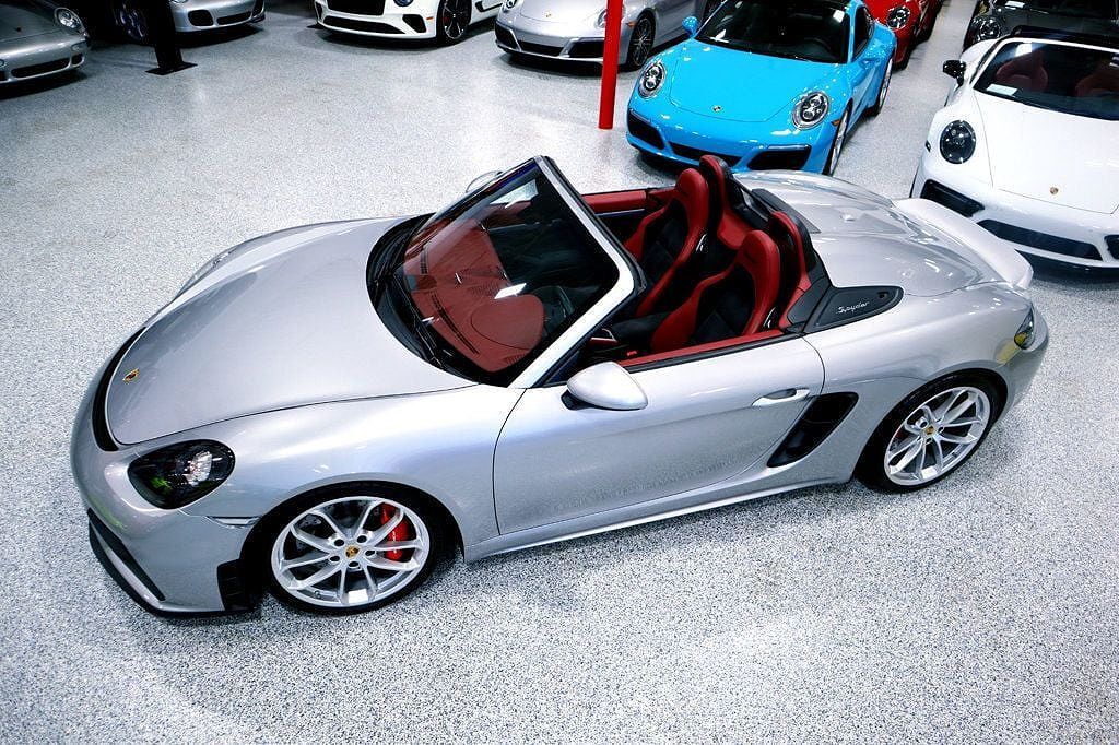 2023 PORSCHE 718