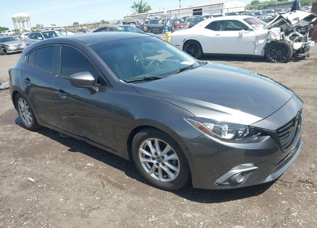 2015 MAZDA Mazda3