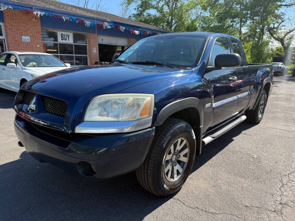 2006 MITSUBISHI Raider