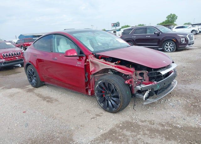 2024 TESLA Model Y