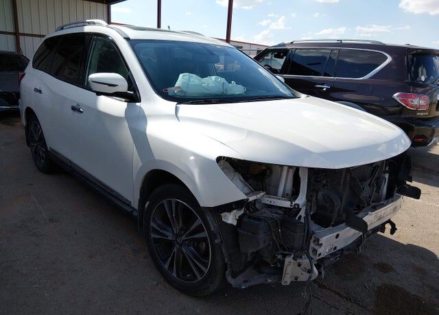 2017 NISSAN Pathfinder
