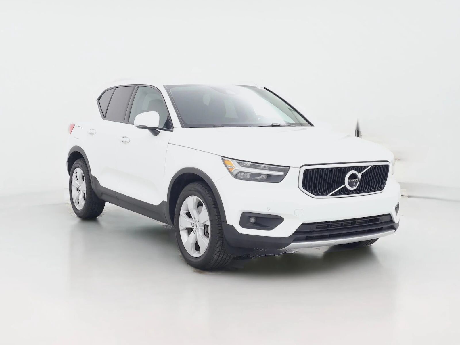 2022 VOLVO XC40