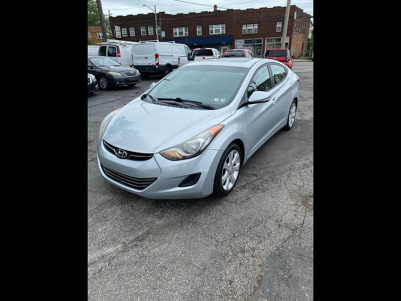 2011 HYUNDAI Elantra