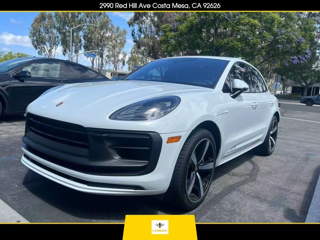 2022 PORSCHE Macan