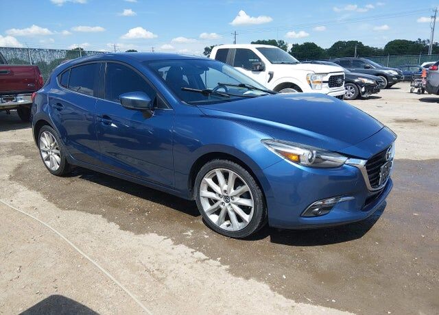 2017 MAZDA Mazda3