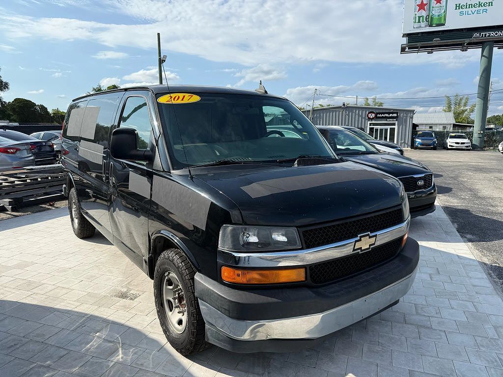 2017 CHEVROLET Express