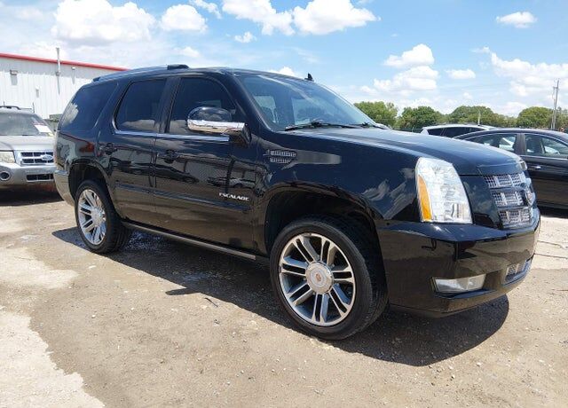 2013 CADILLAC Escalade