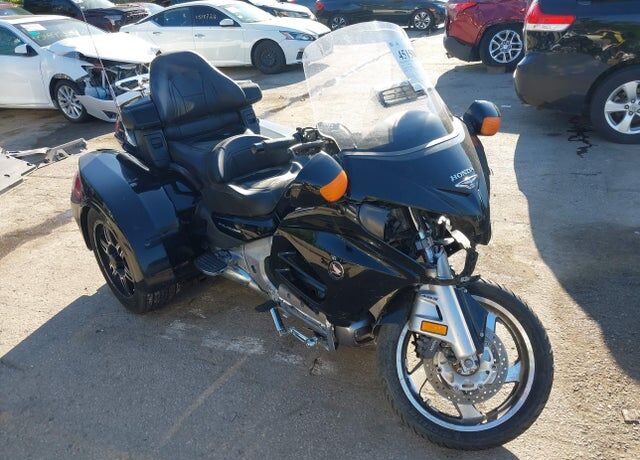 2015 HONDA GL1800