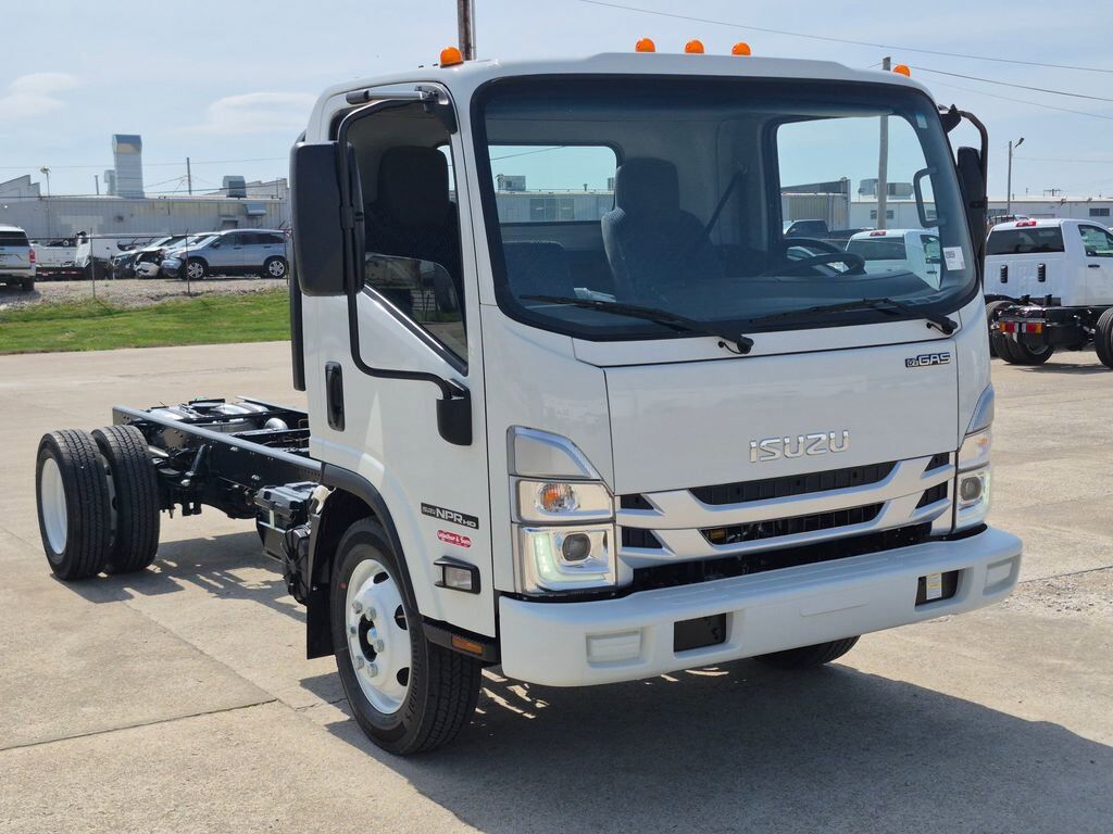 2026 ISUZU NPR/NPR-HD