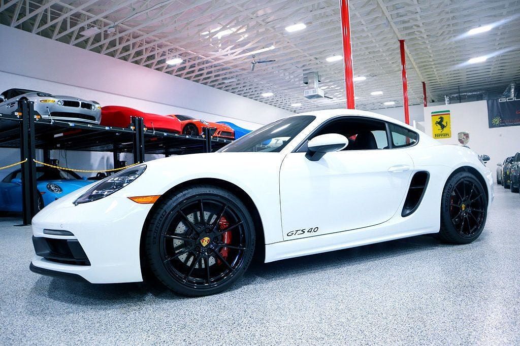 2024 PORSCHE 718