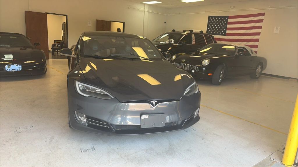 2017 TESLA Model S