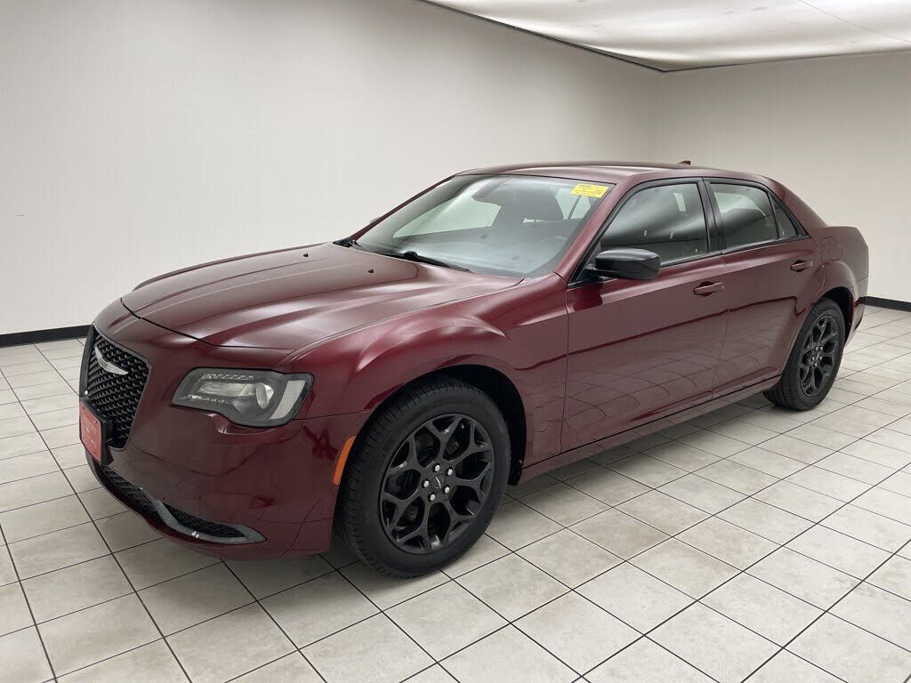 2019 CHRYSLER 300