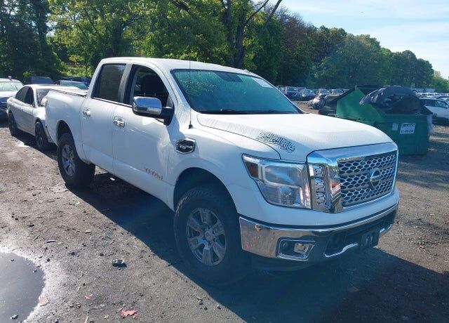 2017 NISSAN Titan