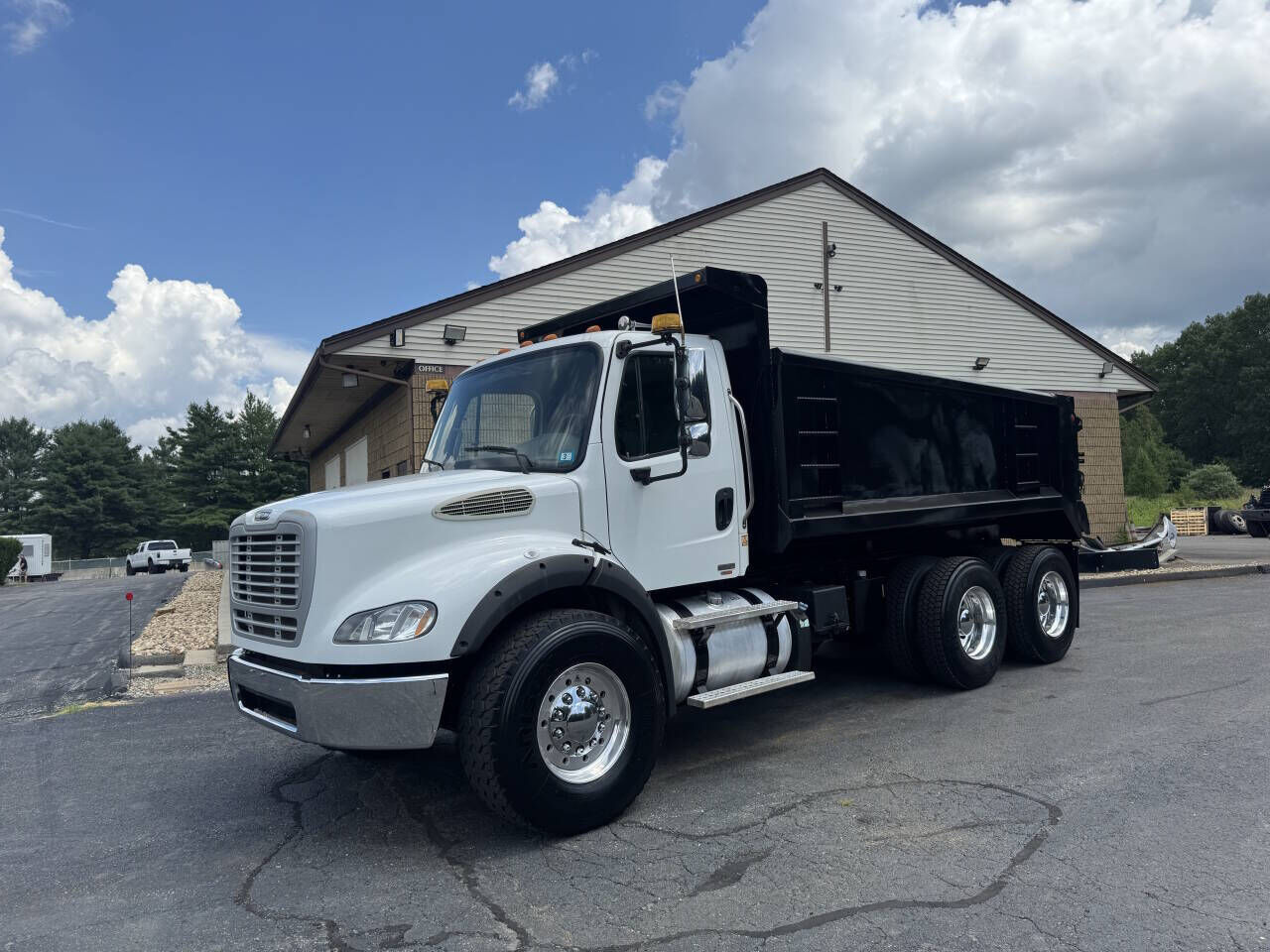 2012 FREIGHTLINER M2
