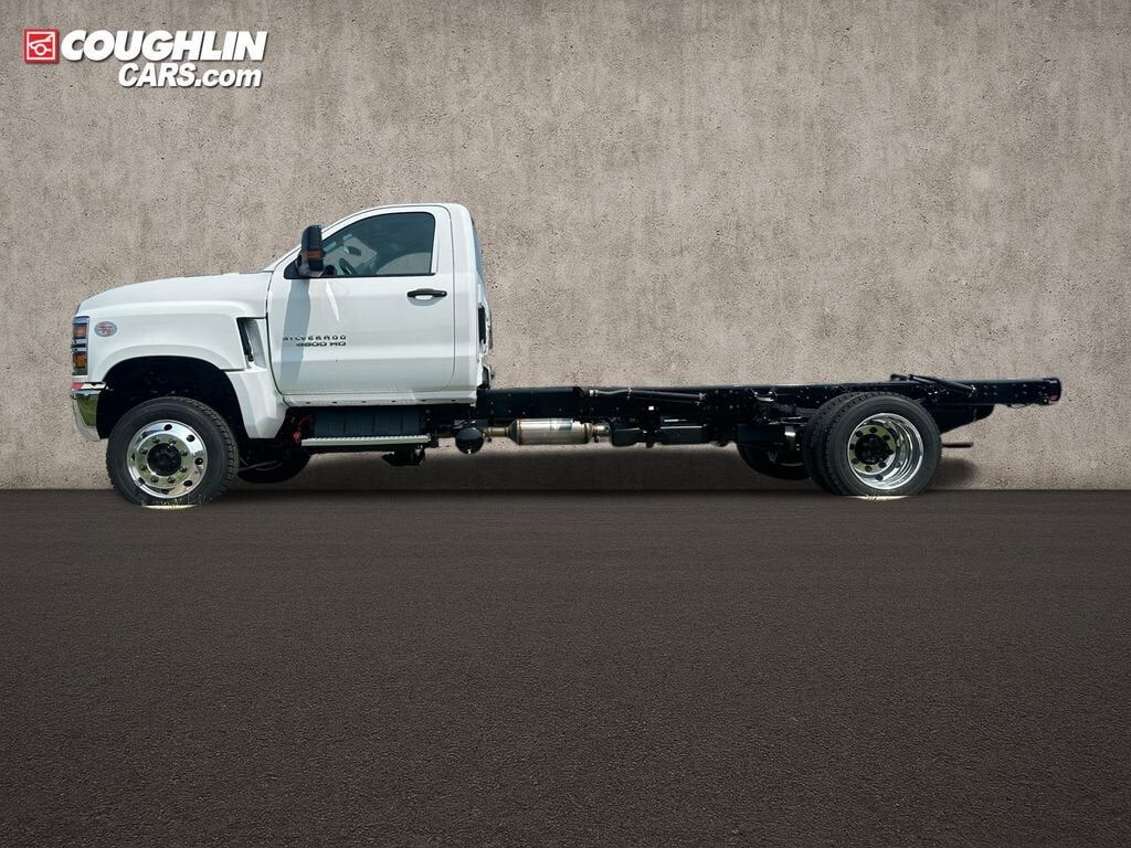 2024 GMC Silverado Medium Duty