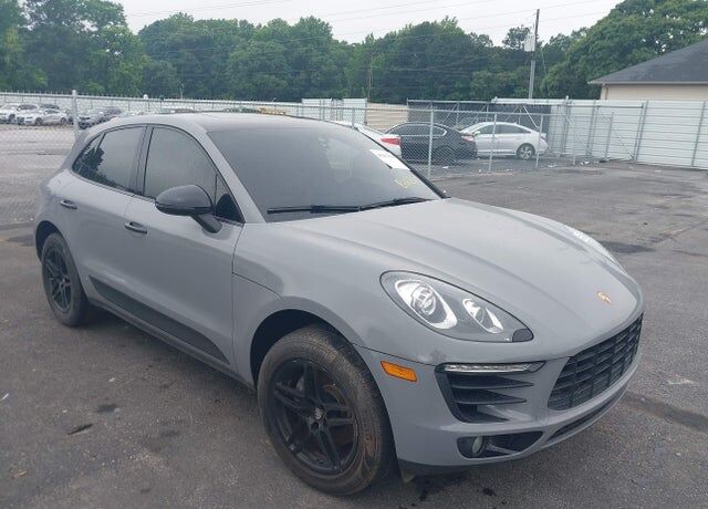 2017 PORSCHE Macan