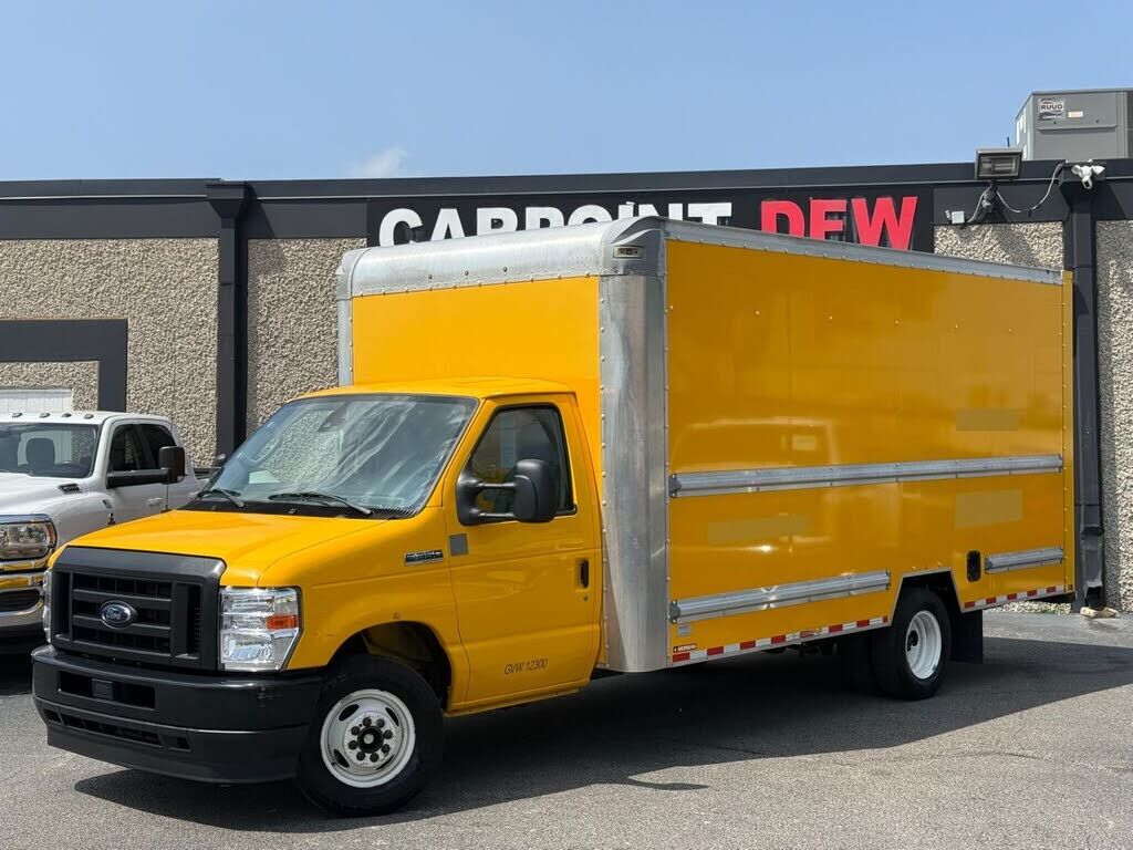 2022 FORD E-350