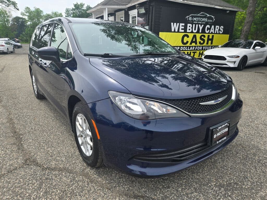 2020 CHRYSLER Voyager