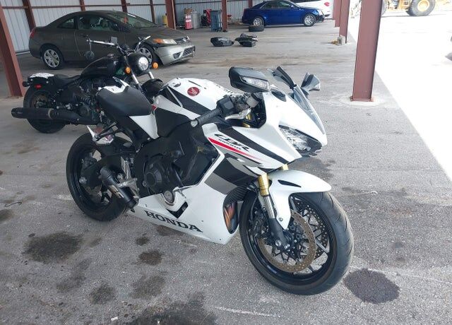 2026 HONDA CB