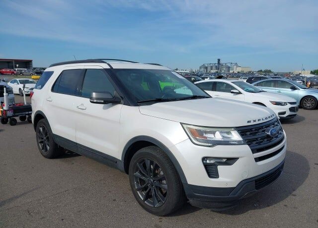 2018 FORD Explorer