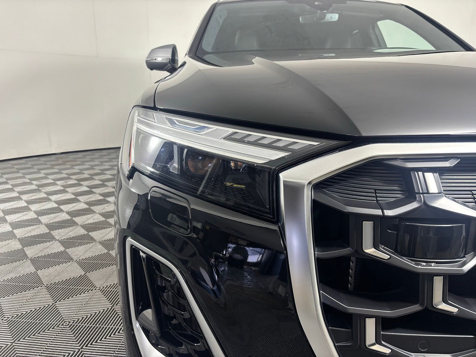 2025 Audi SQ7