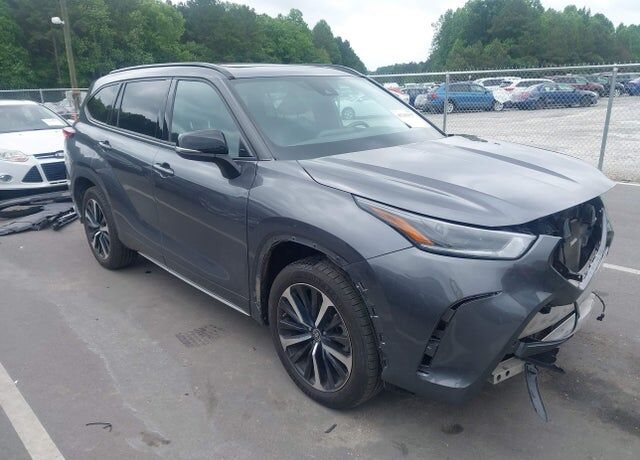 2022 TOYOTA Highlander