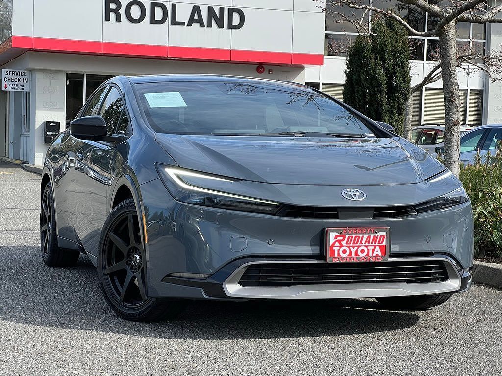 2024 TOYOTA PRIUS