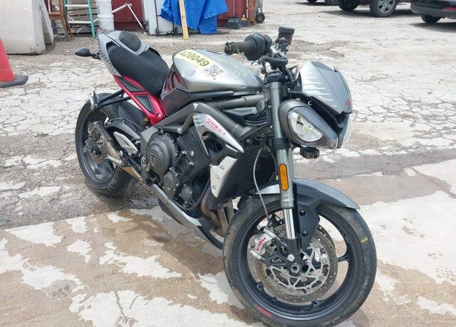 2022 TRIUMPH Street Triple