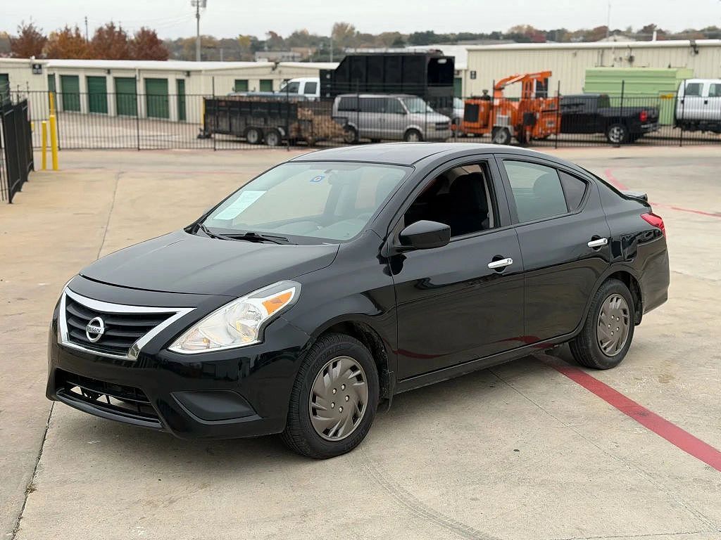 2017 NISSAN Versa
