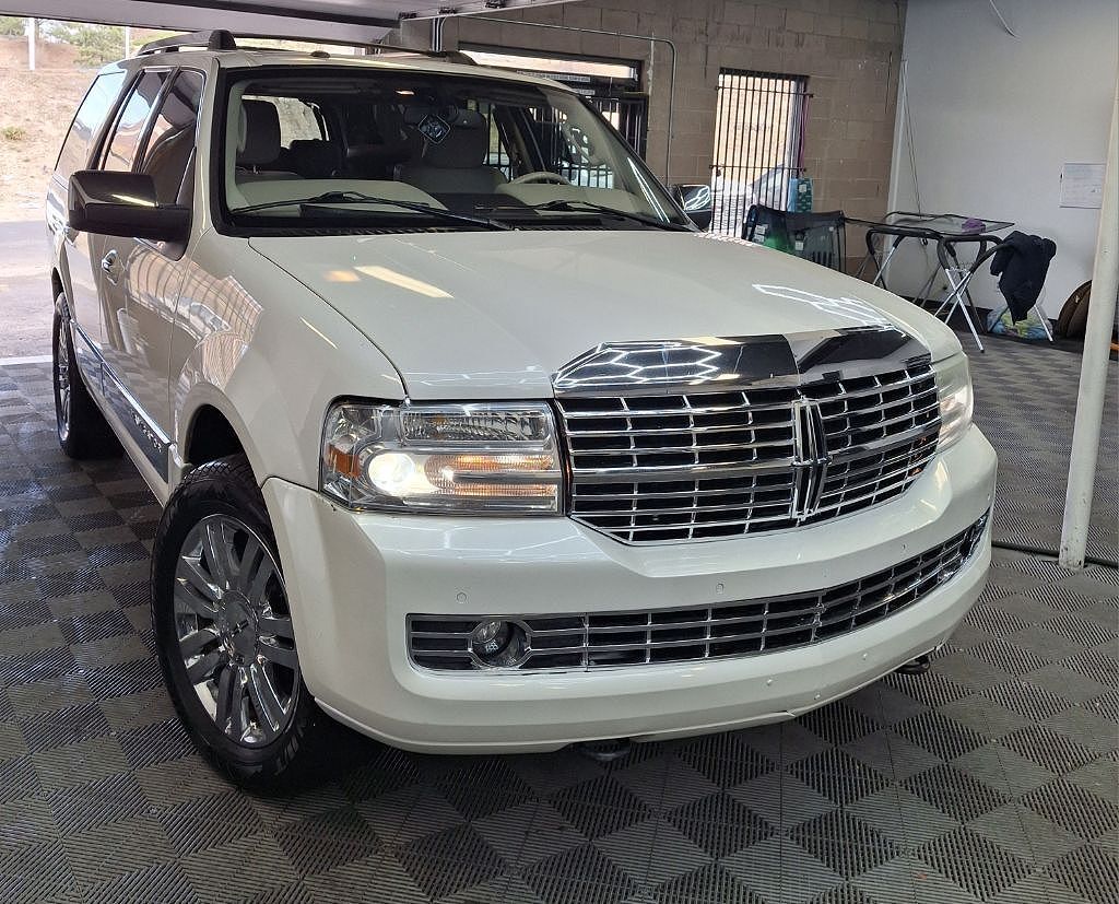 2010 LINCOLN Navigator