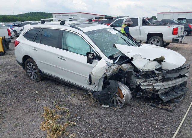 2017 SUBARU Outback