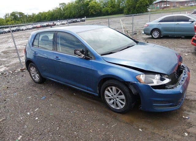 2017 VOLKSWAGEN Golf