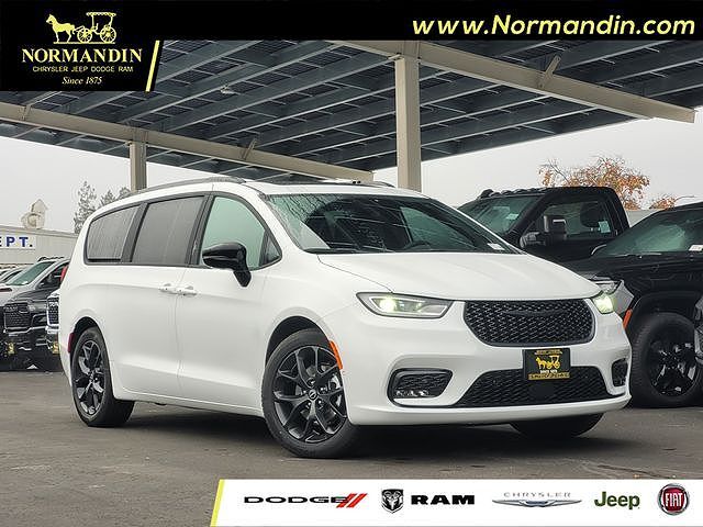2026 CHRYSLER Pacifica