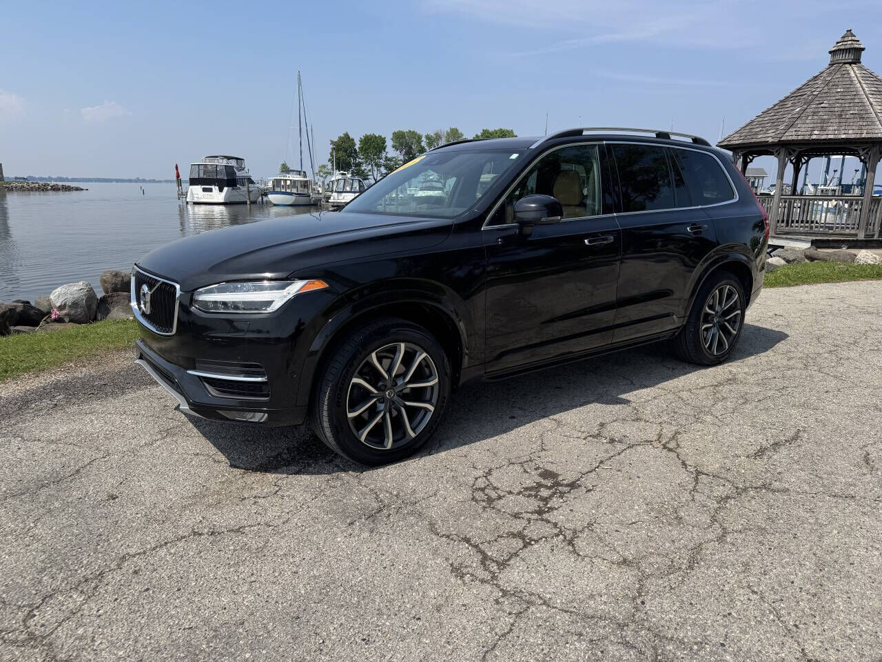 2017 VOLVO XC90