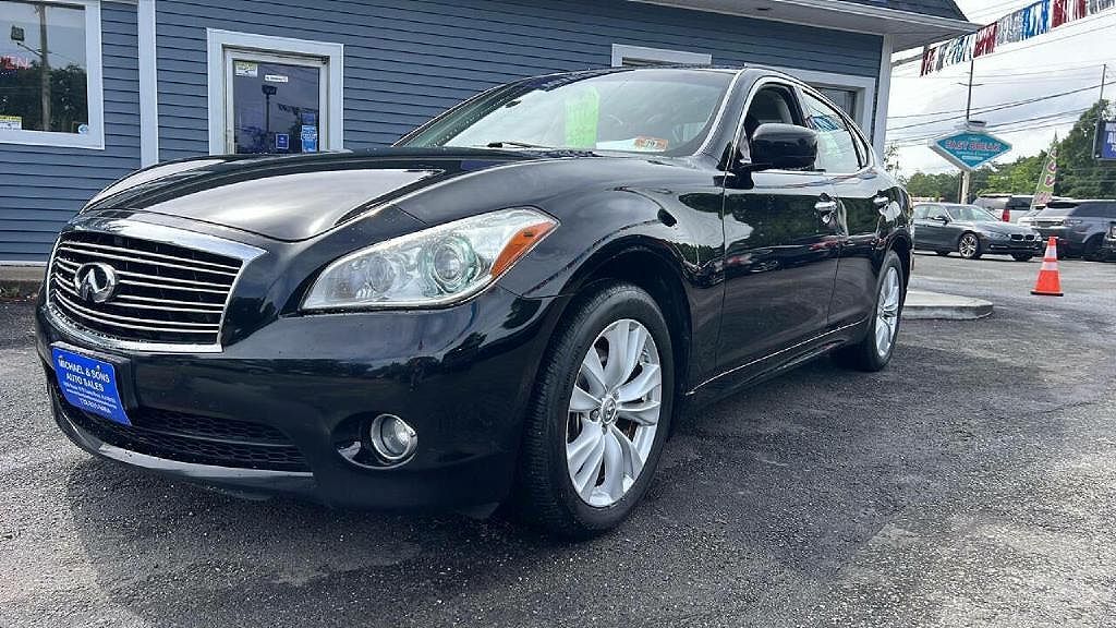 2011 INFINITI M37