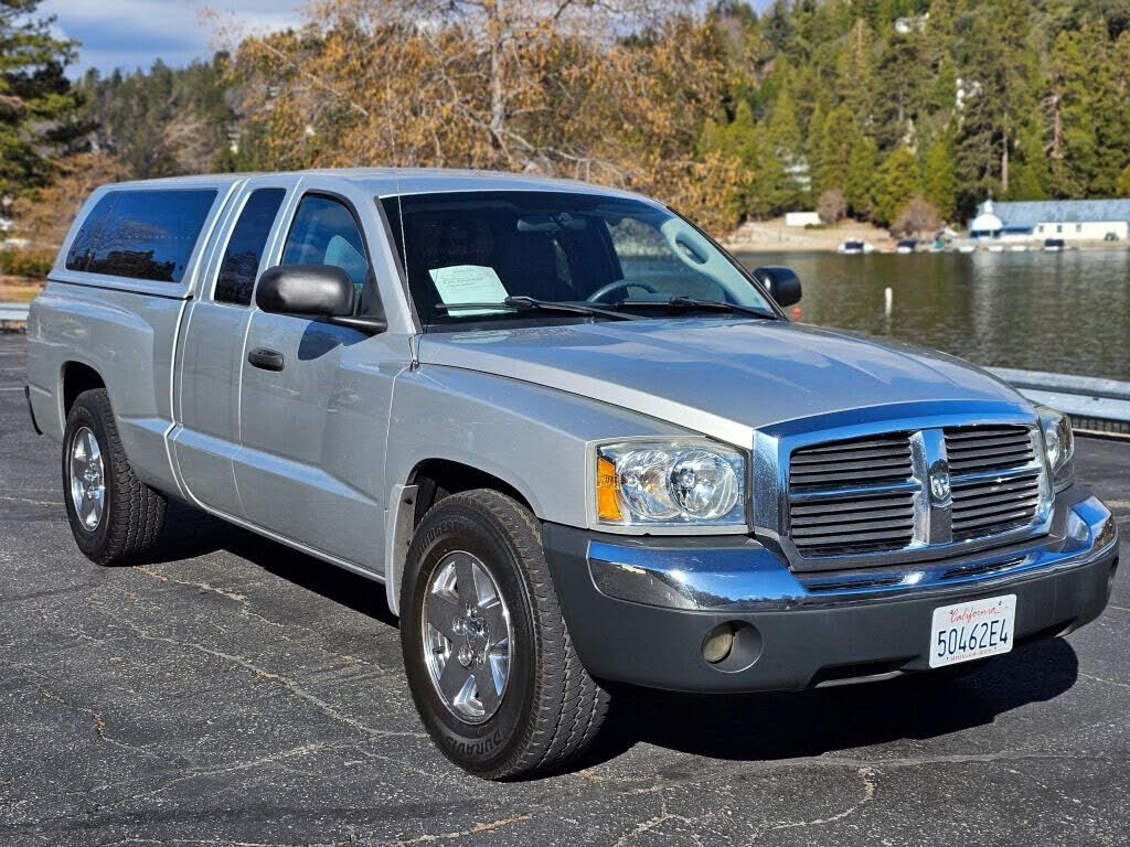 2005 DODGE Dakota