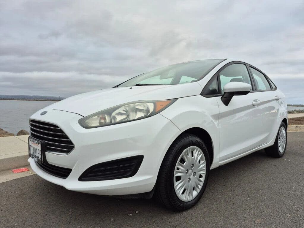 2016 FORD Fiesta