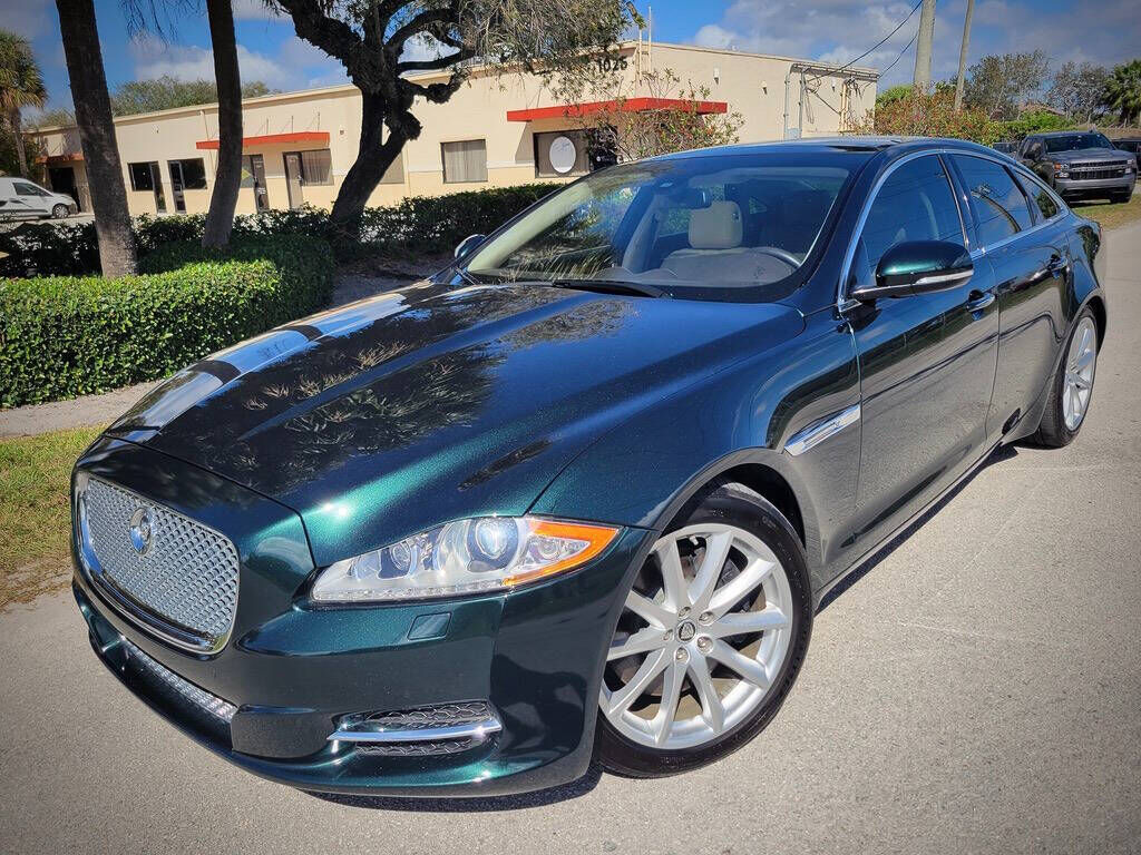 Jaguar XJ